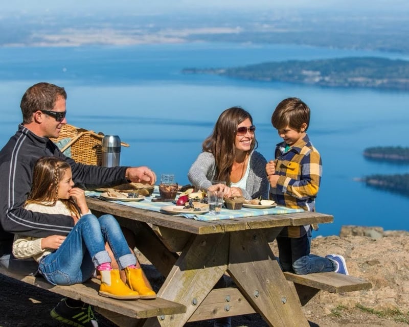 Mount Constitution Hike & Gourmet Picnic