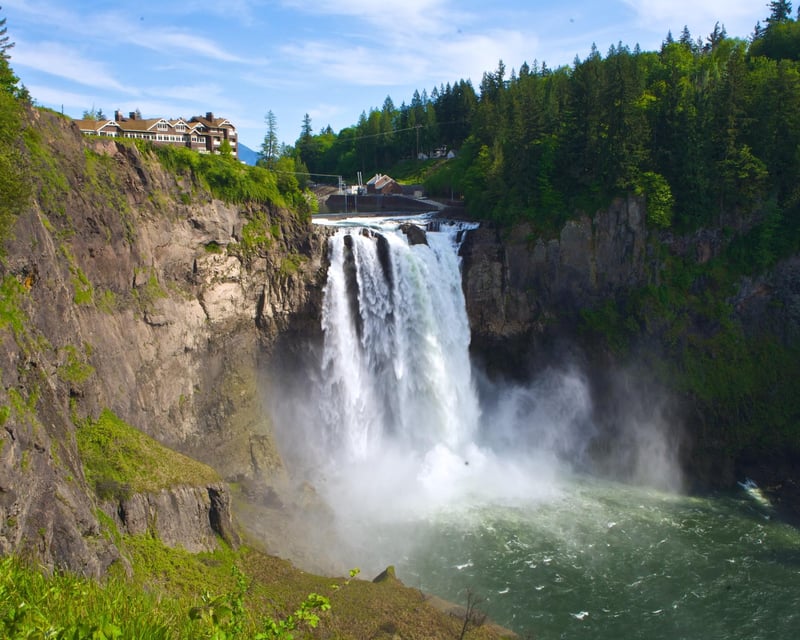 Snoqualmie Falls & Salish Lodge Tour from Seattle
