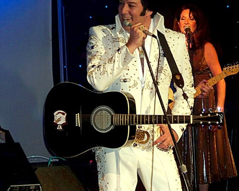 Elvis & Music Legends Show in Pigeon Forge