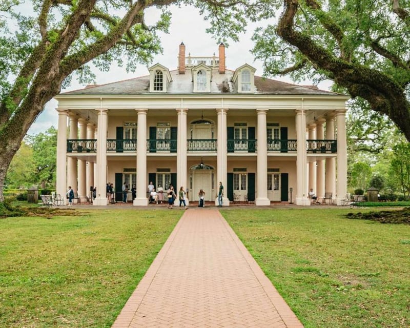 Private 2-Plantation Tour from New Orleans