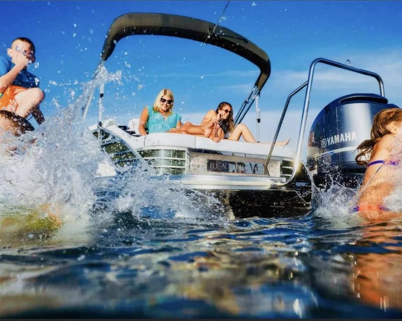 Beginner-Friendly Pontoon Boat Rental in Seabrook, TX