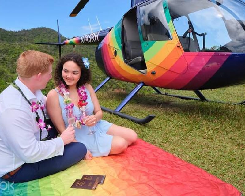 Private Helicopter Tour with Picnic Landing in Kailua-Kona